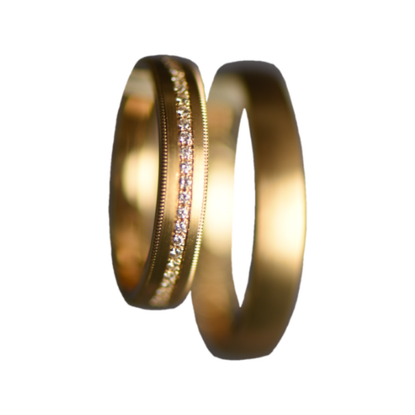 Rosebright. Ringe in Roségold mit Brillantpaveé und Perlrand