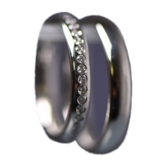 Ever and ever. Platinring mit lupenreinen Diamanten.